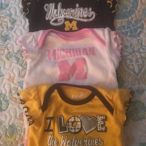 Michigan onesie set—worn once!